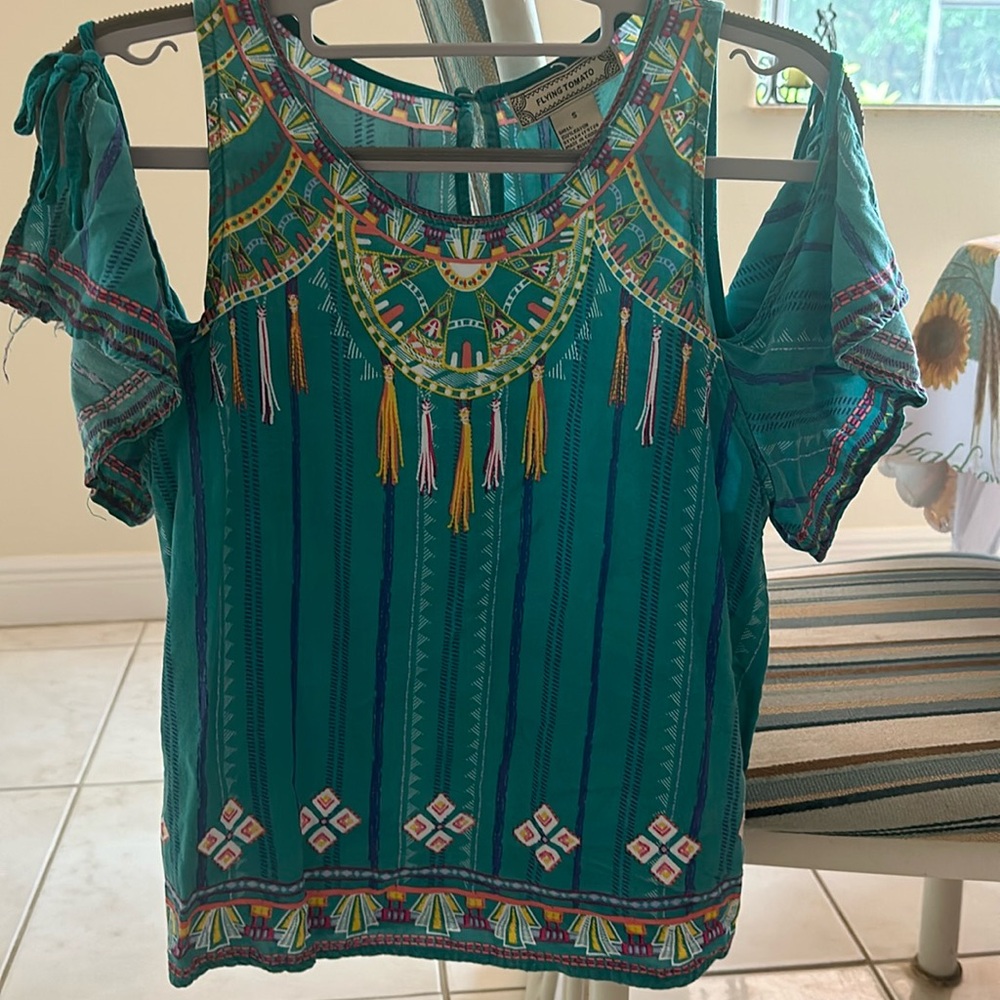 Cold shoulder with tie sleeve top